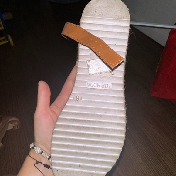 Sandals - Picture 3 of 3